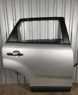 KIA Sorento Rear door