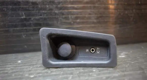 BMW 1 E81 E87 AUX in-socket connector 6930561
