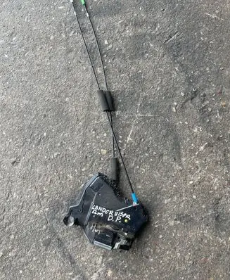 Toyota Land Cruiser (J150) Front door lock A046693