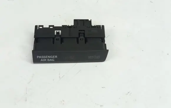 Passenger airbag on/off switch