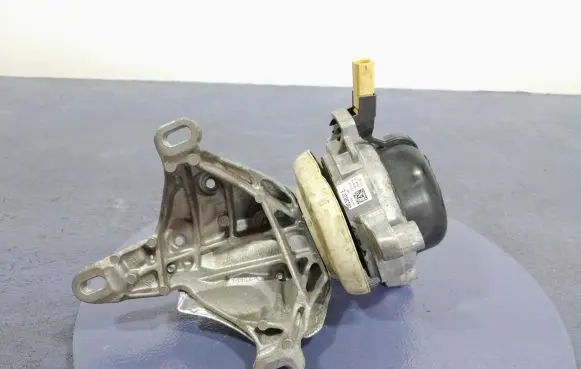 Audi Q7 4M Engine mount vacuum valve 4M0399201E
