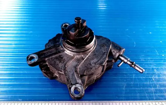 Toyota Avensis T270 Vacuum pump VAPEC19S