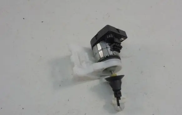 Opel Astra J Headlight level adjustment motor 6NM00971500