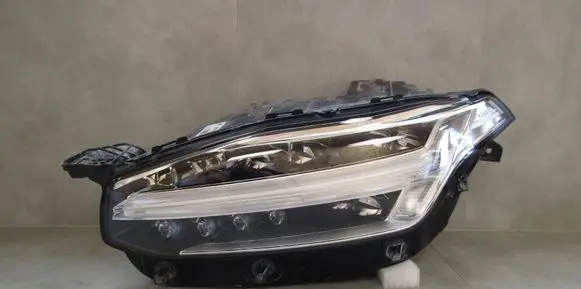 Volvo XC90 Headlight/headlamp 31656987