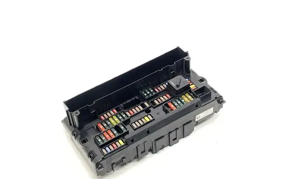 BMW 5 F10 F11 Fuse module 9252815 925281501