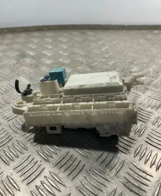 Toyota Hilux (AN10, AN20, AN30) Fuse module AH1567003140 90987T2003