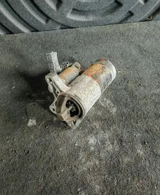 Mazda CX-5 Starter motor M001T81582