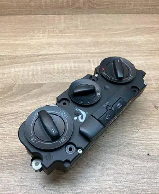 Volkswagen Golf V Climate control unit 1K0820047DF 5HB008719