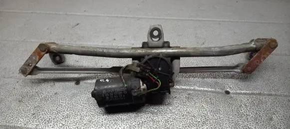 Front wiper linkage