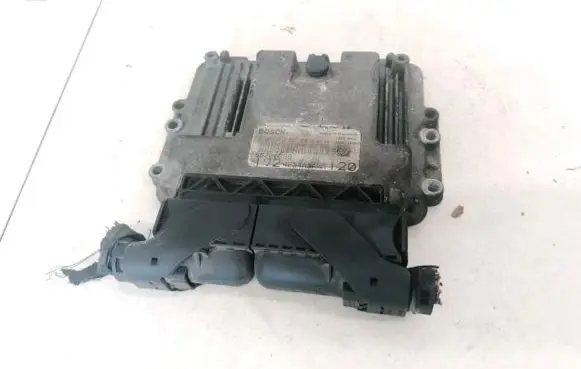Alfa Romeo GT Engine control unit/module 55200666 0281012862