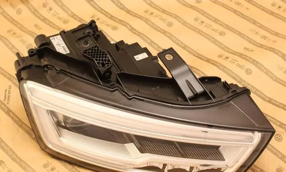 Audi Q3 8U Headlight/headlamp 8U0941034