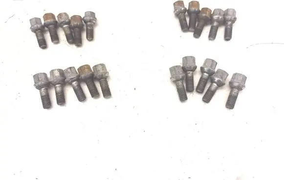 Mercedes-Benz W123 Nuts/bolts 