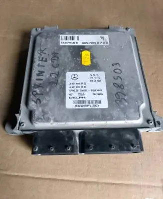 Mercedes-Benz Sprinter W906 Engine control unit/module 28429285 A6519010600