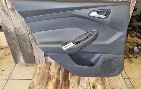 Ford Focus Coupe rear side trim panel 