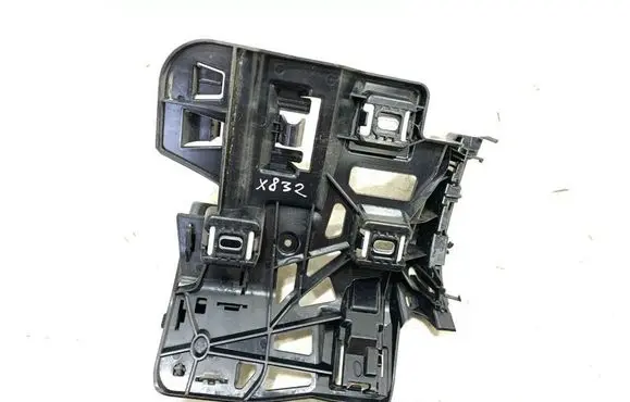 Rear bumper mounting bracket