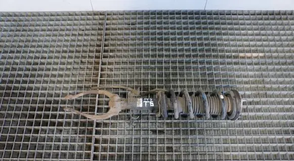 Infiniti FX Front shock absorber with coil spring 561101DR0B