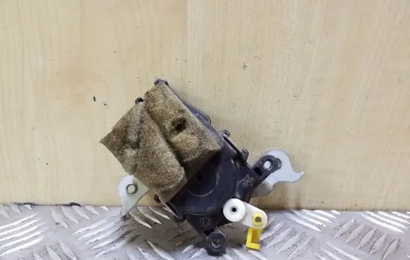 Subaru Forester SF Central locking motor 