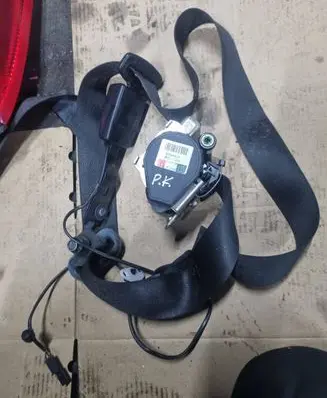 Mitsubishi Colt Front seatbelt 606844000
