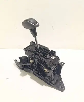 Toyota Highlander XU70 Gear shifter/selector PA66GF33 75C647LHD