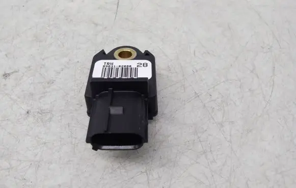 Toyota Auris 150 Airbag deployment crash/impact sensor 8983102080