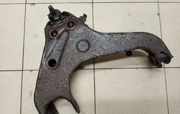 Mitsubishi L200 Front lower control arm/wishbone