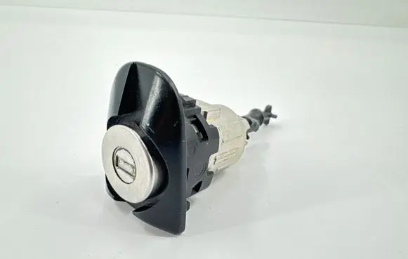 Toyota Yaris XP210 Front door lock (next to the handle)