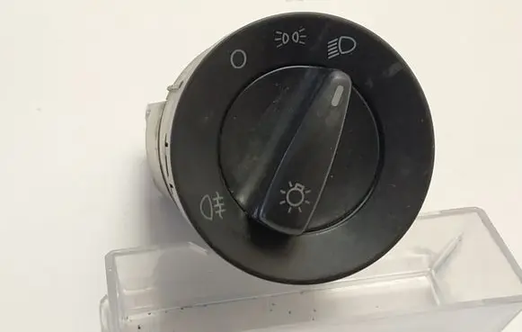Skoda Octavia Mk1 (1U) Light switch 3B0941531B