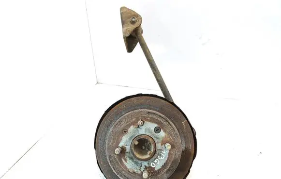 Suzuki Forenza Rear wheel hub spindle/knuckle 