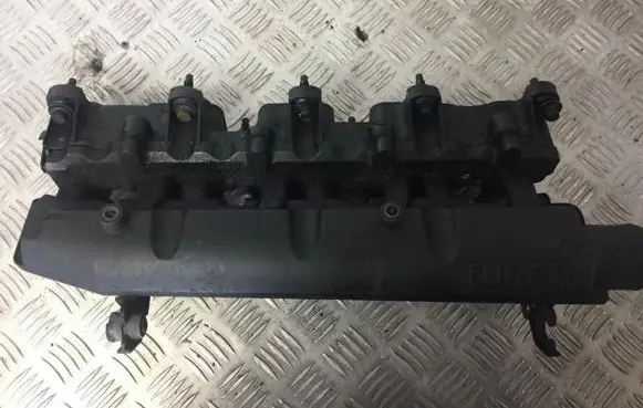 Ford Mondeo Mk III Intake manifold 1s7q9424bd 1s7q-9424-bd