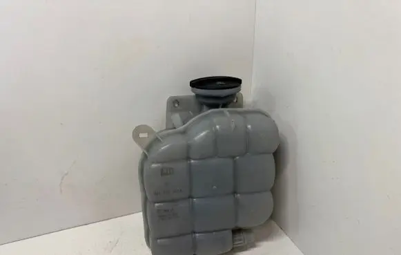 Audi E-tron GT Coolant expansion tank/reservoir 9J1121407A