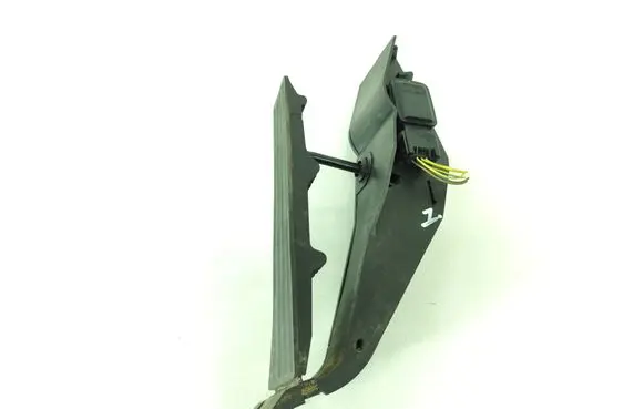 BMW 1 E81 E87 Accelerator throttle pedal 6766930 280205
