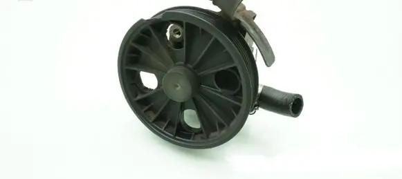 Volvo XC90 Power steering pump 8683966