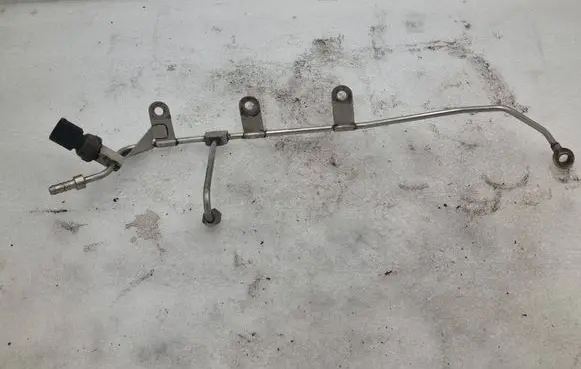 Audi A3 S3 8P Fuel line pipe 06F127505N 06F505N