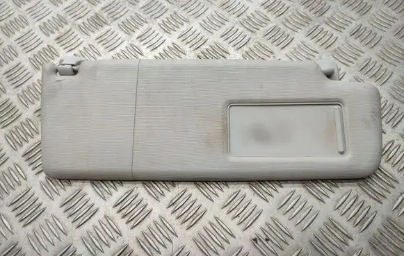 Volkswagen Tiguan Sun visor
