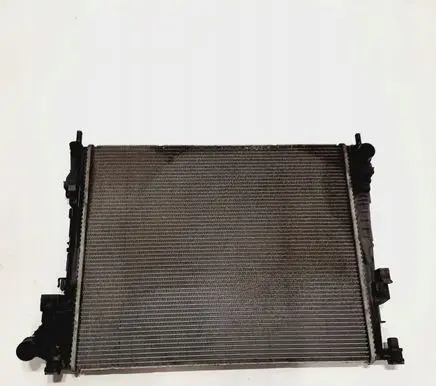 Opel Vivaro Coolant radiator 8200411165