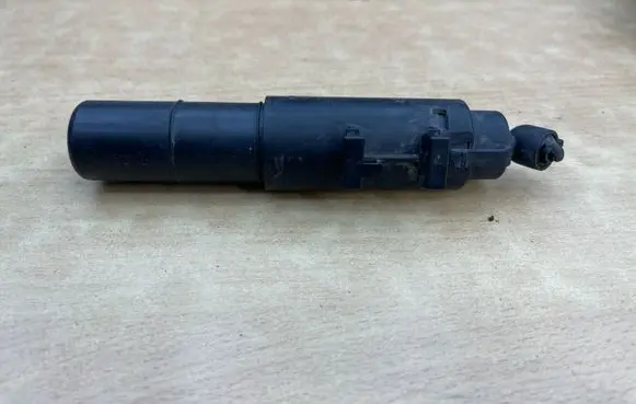 Mercedes-Benz R W251 Headlight washer spray nozzle A2518601847