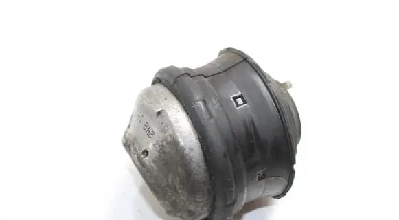 Mercedes-Benz CLK A209 C209 Engine mount bracket A2032401417