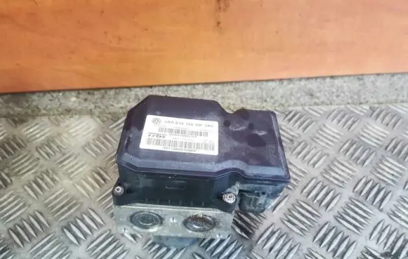 Volkswagen PASSAT B7 ABS Pump 3AA614109AB