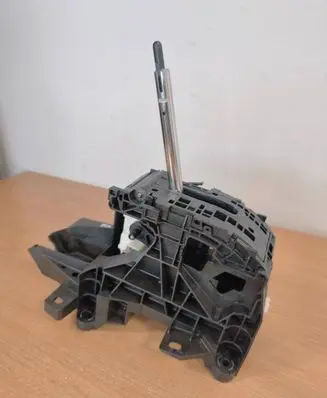Toyota Yaris Cross Gear shifter/selector 75G588