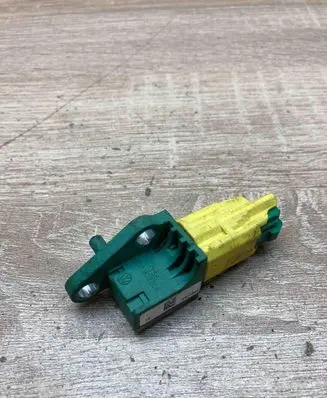 Seat Leon (1P) Airbag deployment crash/impact sensor 3C0909606 331324