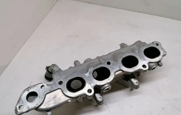 Toyota Yaris Exhaust manifold