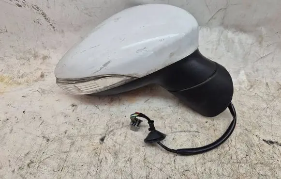 Ford Fiesta Front door electric wing mirror 