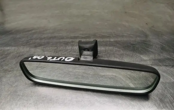 Mitsubishi Outlander Rear view mirror (interior)