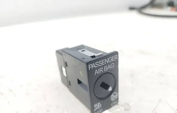 Seat Leon (5F) Passenger airbag on/off switch 5C5919237