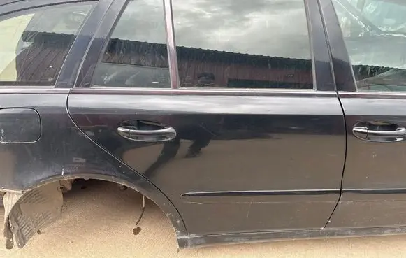 Mercedes-Benz E W211 Rear door