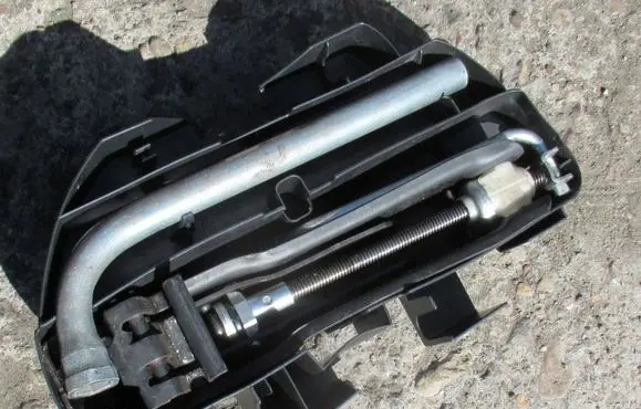 Volkswagen Lupo Tool set 