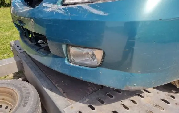 Mazda 323 Front bumper 000008