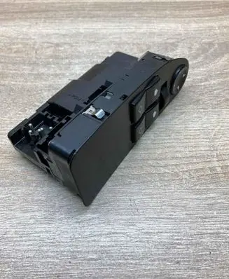 BMW 5 E39 Electric window control switch 8368967