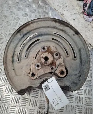 Opel Vivaro Rear wheel hub