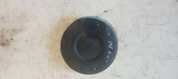 Volkswagen Transporter - Caravelle T5 R20 wheel hub/cap/trim 7H0601151B